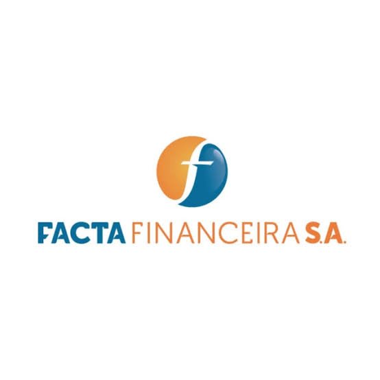 Logotipo da Facta Financeira S.A. exibindo um ícone esférico dividido em laranja e azul, com o nome da empresa em destaque sobre fundo branco.
